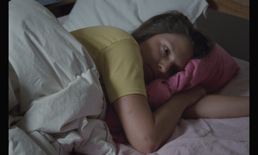 Filmstill aus „Outside Noise“ von Ted Fendt, 2021