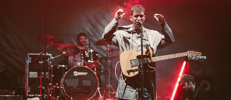 Der Musiker Betterov beim Stains in the Sun Festival 2022