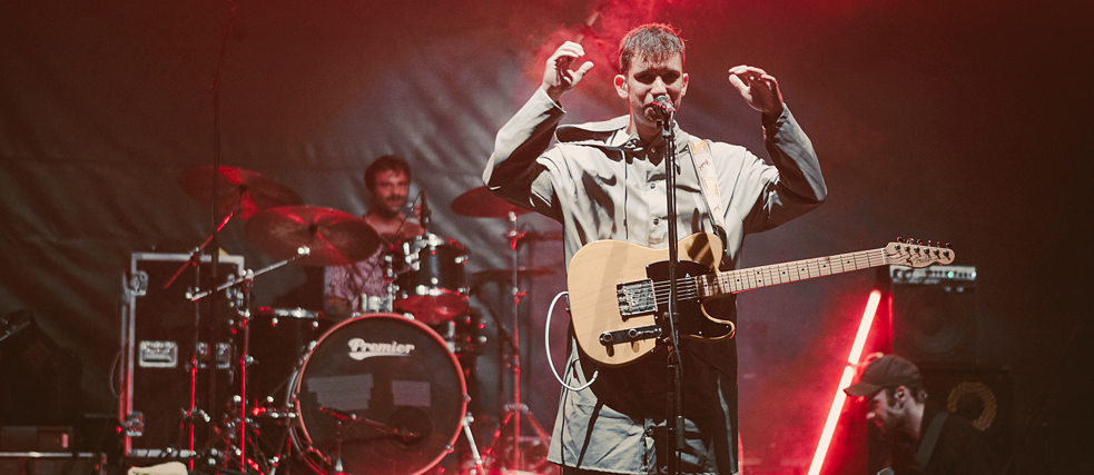 Der Musiker Betterov beim Stains in the Sun Festival 2022