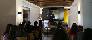 Präsentation während des Sustainable Fashion Symposium