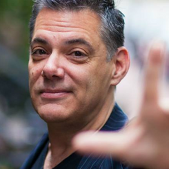 Portrait von Peter DiMuro