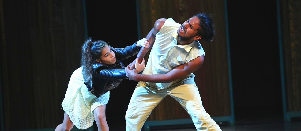 Liveaufnahmen des Theaterstücks "I see my ghost coming from afar"