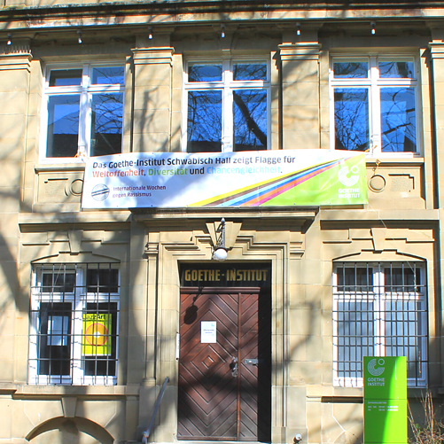 Flagge am Goethe-Institut Schwäbisch Hall Flagge am Goethe-Institut Schwäbisch Hall