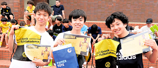 PASCH spielt Fußball 9