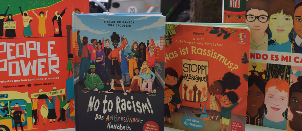 Bilinguale Bücher zu den Themen Antidiskriminierung, Diversität und Empowerment