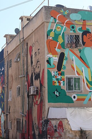 Street-Art an mehreren Gebäudeseiten