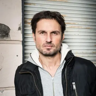 verhoeven-Nightlife &copy; © Alan Ovaska Simon Verhoeven_profile