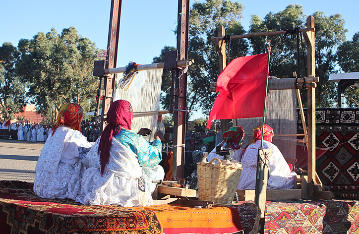 Les tisseuses de tapis: Pionnières du changement dans les tribus amazighes Ouaouizeght