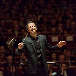 Porträt des Dirigenten Michaël Cousteau