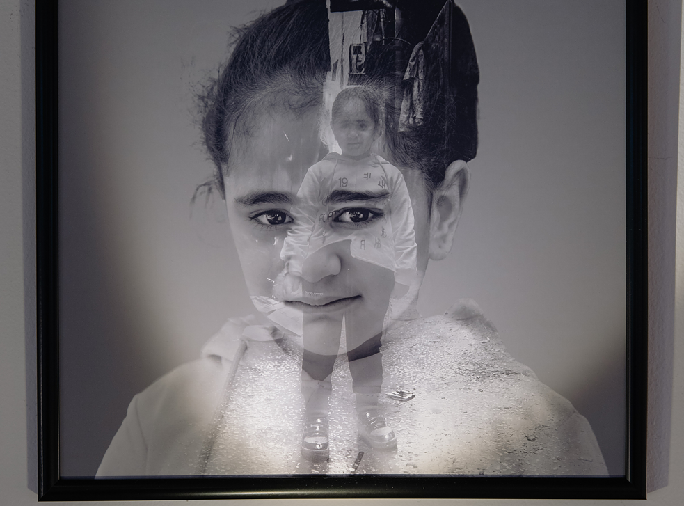 In der Ausstellung „Eyedentity exposed2“ werden Gesichter und Stimmen von palästinensischen Bürger:innen gezeigt. 