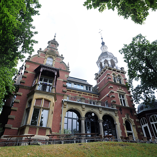 Foto af facaden til LCBs villa ved Wannsee