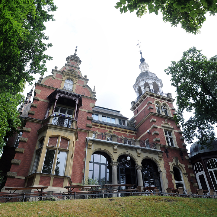 Foto af facaden til LCBs villa ved Wannsee