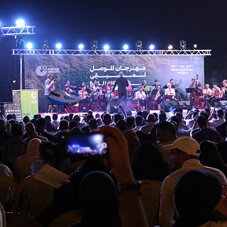 Blick aus dem Publikum auf die Bühne während des Mosul Music Heritage Festivals