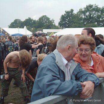 Filmstill fra Full Metal Village