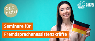 Frau mit deutscher Fahnenflagge vor blauem Hintergrund 