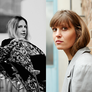 Portræt af Marlene Hobrack (til venstre) i sort-hvid siddende i en lænestol og Charlotte Gneuß (til højre) i farve i sideprofil