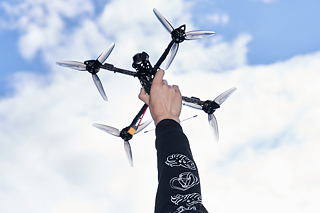 Kampfdrohnen als Form der Solidarität