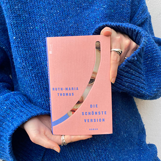 Foto vom Buch Die schönste Version von Ruth-Maria Thomas. 