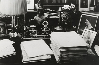 A escrivaninha de Thomas Manns com o manuscrito de “A montanha mágica”.