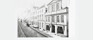 Zweites Haus von rechts: Geburtshaus Thomas Manns. Breite Strasse 38, Lübeck.