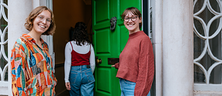 Course Registration © © Simon Lazewski Course Registration