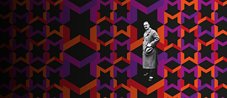 Thomas Mann pequeño sobre un tablero de colores 