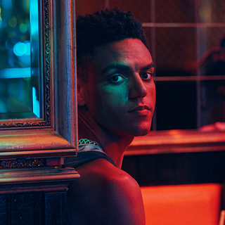 Close Up "Lalo" - Black Fruit/Schwarze Früchte | Lamin Leroy Gibba