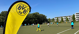 BvBとDSTYはサッカーを遊ぶ