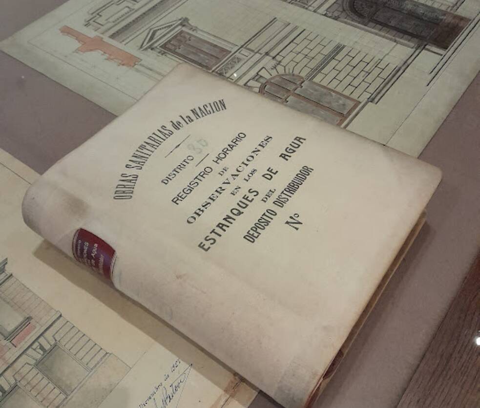 Livro de registro com observações dos guardas.