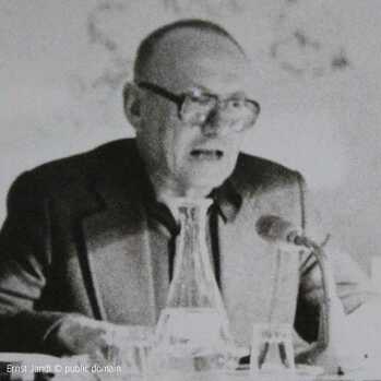 Ernst Jandl i sort-hvid