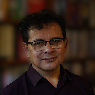 Porträit Héctor Pavón