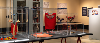 Lova Isabellan työt. Lova Isabella Lundbergin tutkielma eteläsaamelaisesta duodjista, jotka ovat harvinaisia saamelaismuseoissa. &copy; © Staatliche Museen zu Berlin, Museum Europäischer Kulturen / Christian Krug Museum Dialogues 2,3:1