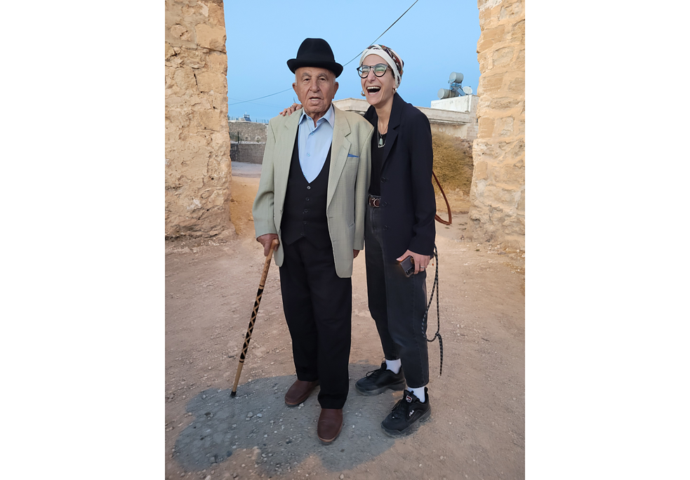 Alfreda with her ḥōlō Gevrieh 