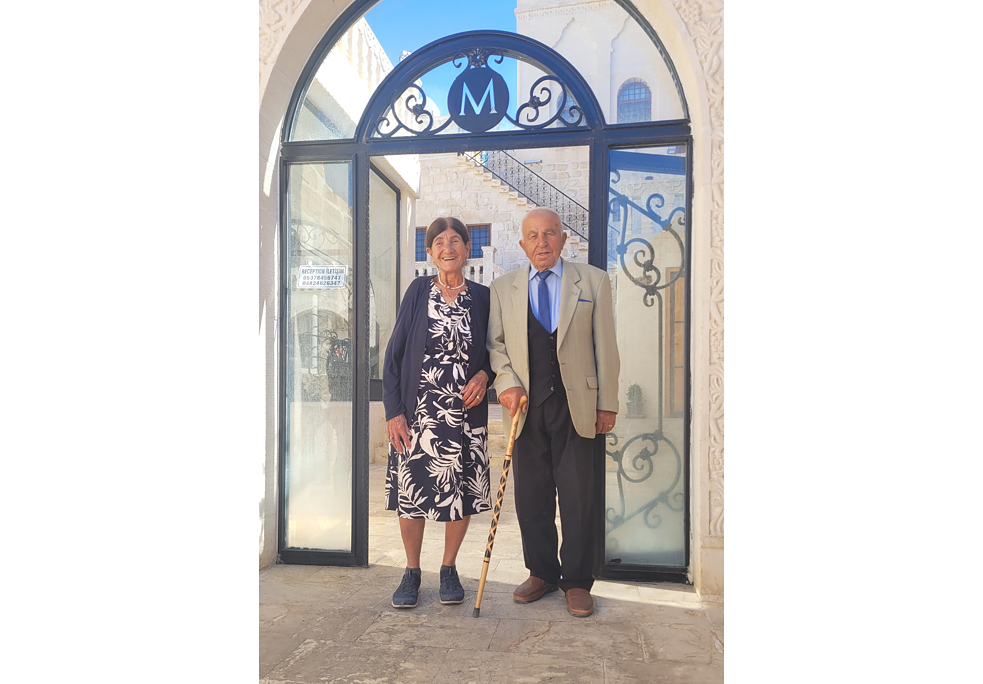 Alfredas teta Peyruze with her older brother Gevrieh  