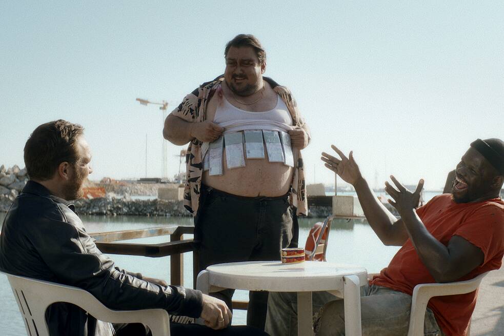 Frederik Lau als Charly, Christoph Krutzler als Joseph und Hubert Koundé als Caspar in der Netflix Germany original Serie "Crooks"