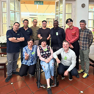 Barrierefreiheit in der Bibliothek am Goethe-Institut in Hanoi 1500