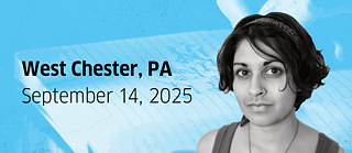 Portrait von Sonali Beher auf blauen Hintergrund mit einer Hand, die einen Stift hält