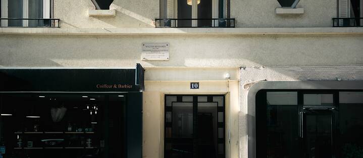 10 Rue Dombasle, Paris, mit Plakette zu Walter Benjamin