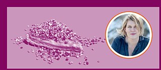 Stillleben einer süßen Pizza-Scheibe mit bunten Streuseln