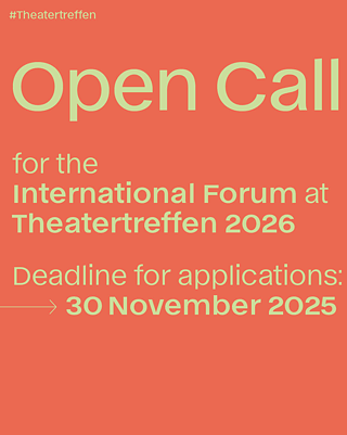 Theatertreffen Open Call gelbe Schrift auf rotem Hintergrund