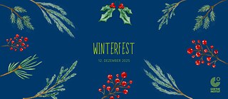Einladung zum Winterfest des Goethe-Instituts am 12. Dezember 2025 – festliche Stimmung mit Tannenzweigen und roten Beeren.