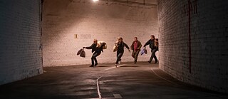 Zwei zu eins 2300x1000