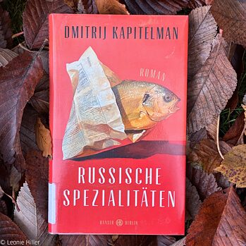 Foto af Russische Spezialitäten i løvblade