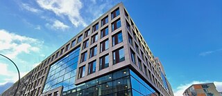 Ansicht auf das Institut von außen.