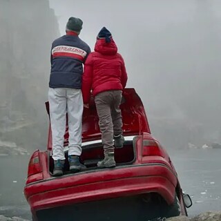 Mit der Faust in die Welt schlagen SQ