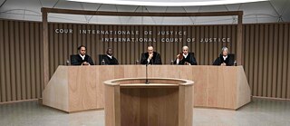 Cour internationale de justice avec des juges