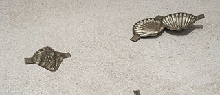 Bomb Shells. Maithu Bùi 