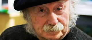 L'auteur Edgar Hilsenrath avec un beret
