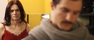 Une personne avec les cheveux longues
