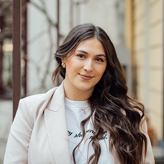 Jovana Jovičić 2000x2000